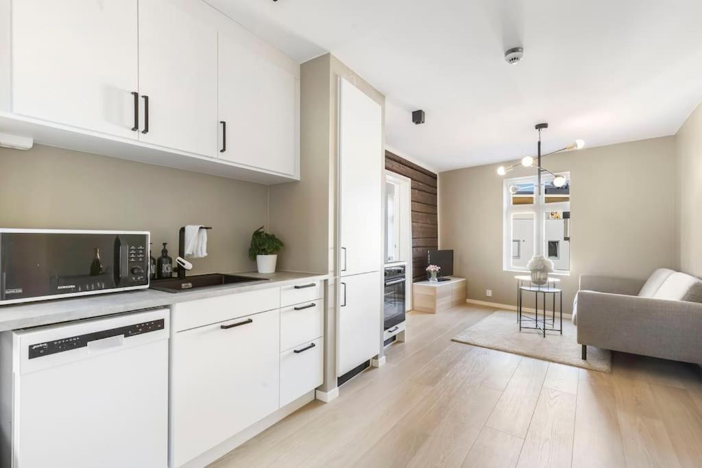 Apartment Romslig Og Moderne I *