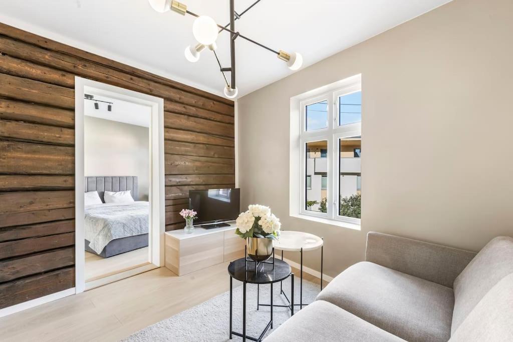 Apartment Romslig Og Moderne I